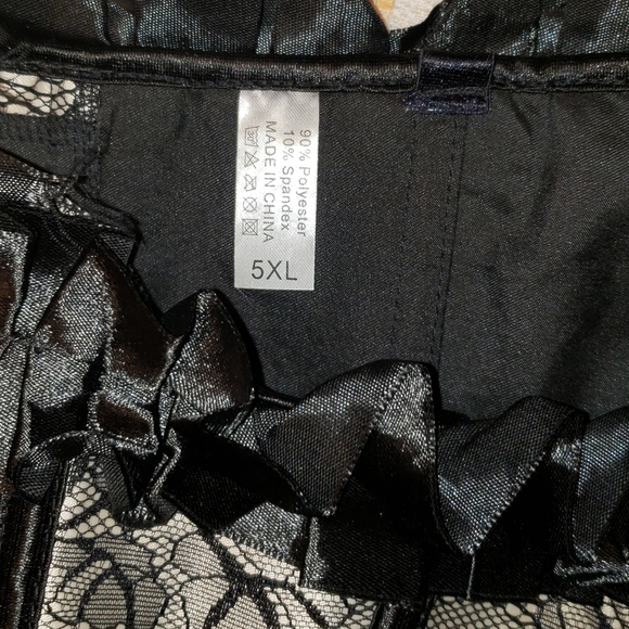 Plus Size White black polka dot ruffled corset 18 - Picture 6 of 8